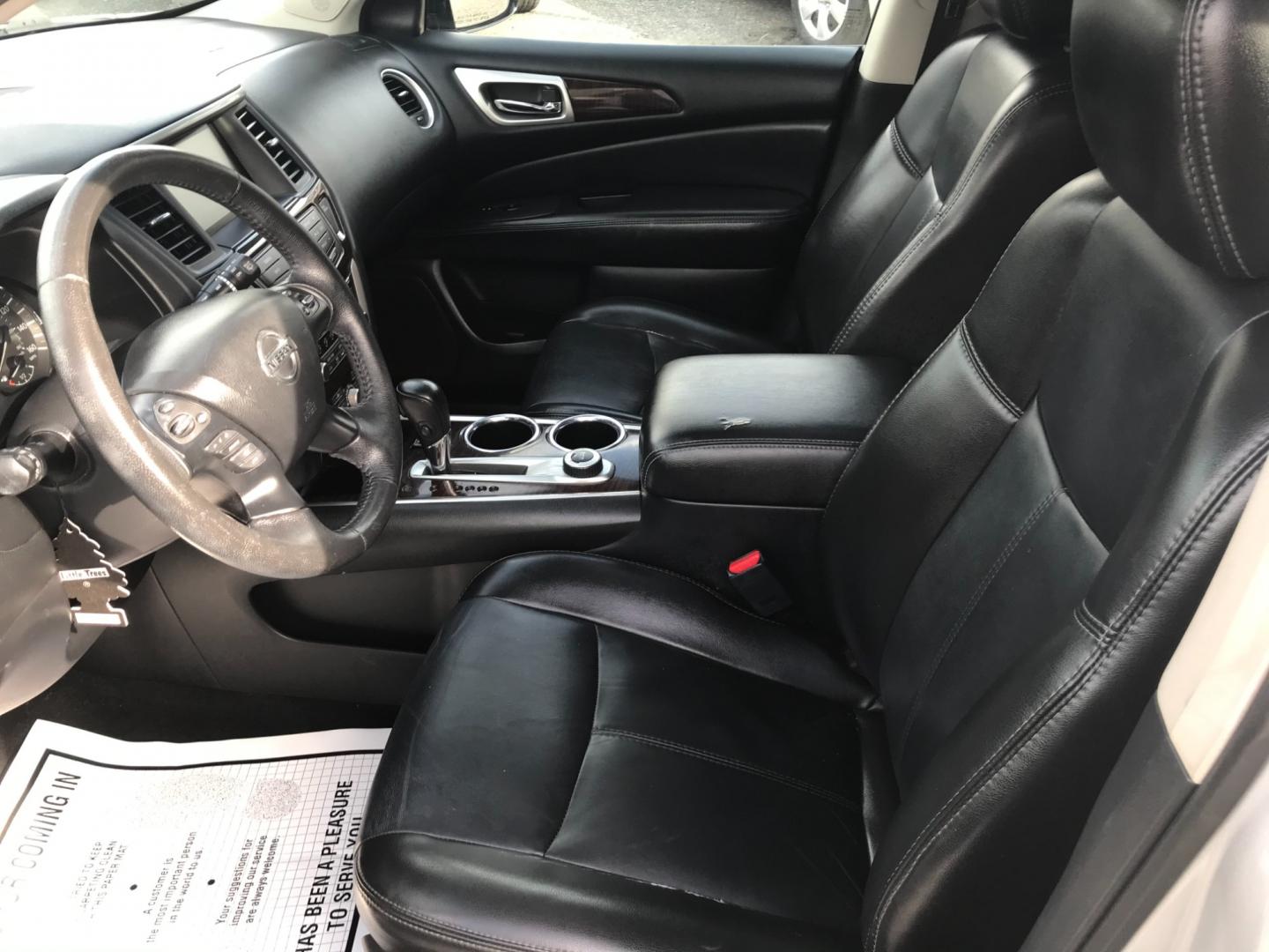 2014 Silver /Black Nissan Pathfinder S (5N1AR2MM6EC) with an 3.5 V6 engine, Automatic transmission, located at 577 Chester Pike, Prospect Park, PA, 19076, (610) 237-1015, 39.886154, -75.302338 - Photo#12